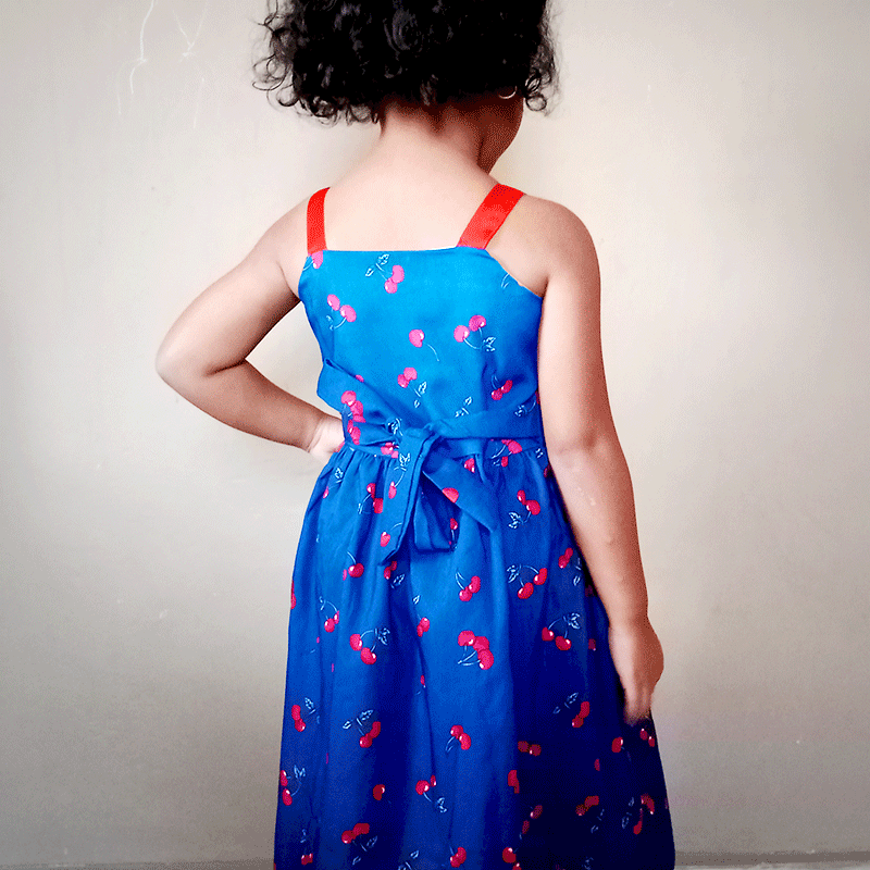 Robe petite fille bleu marine à bretelle (3-4 yrs)